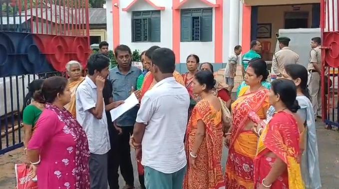 মেলাঘর পুর চেয়ারপার্সনের বিরুদ্ধে থানায় অভিযোগ !